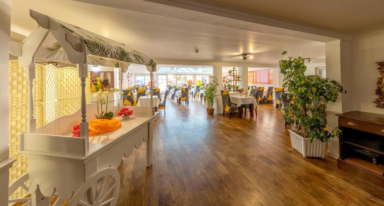 Saints Bay Hotel Bagian luar foto