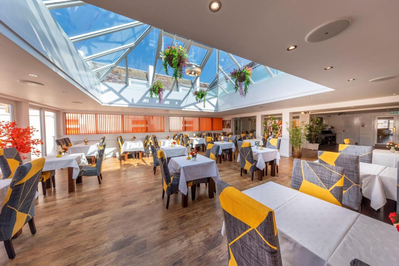 Saints Bay Hotel Bagian luar foto